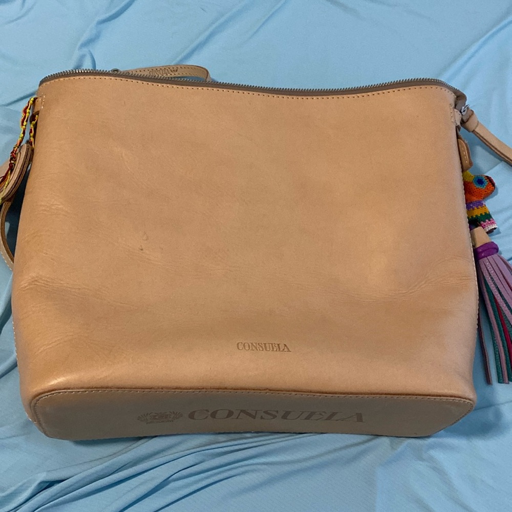 Consuela, Diego Hobo